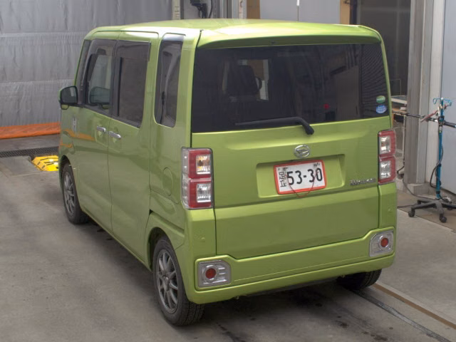 DAIHATSU WAKE