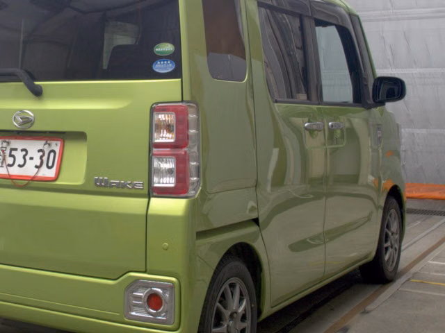 DAIHATSU WAKE