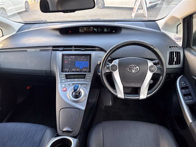 TOYOTA PRIUS