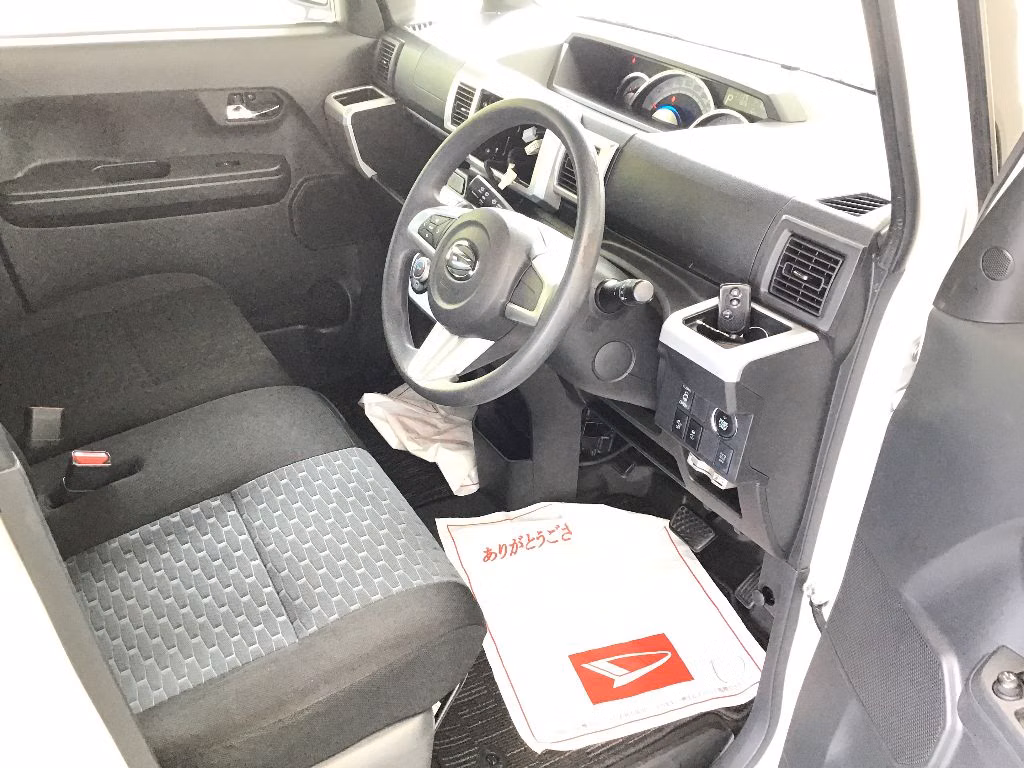 DAIHATSU WAKE
