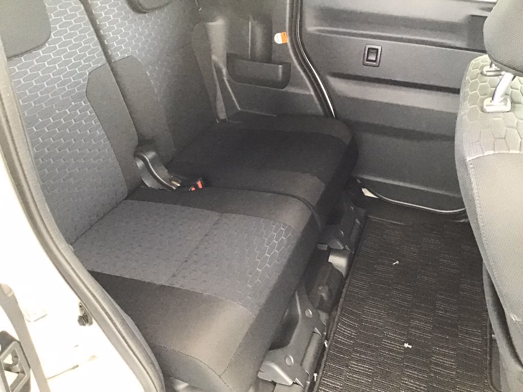 DAIHATSU WAKE