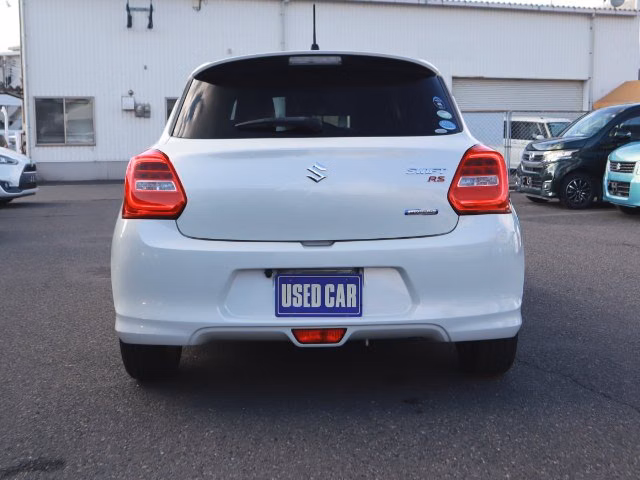 SUZUKI SWIFT