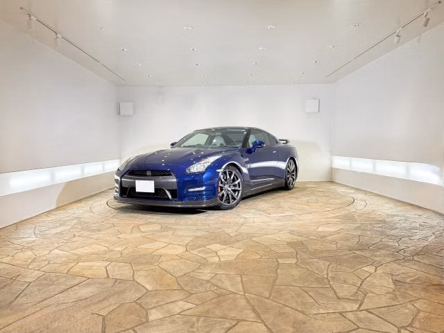 Nissan GT-R