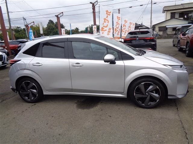 NISSAN AURA