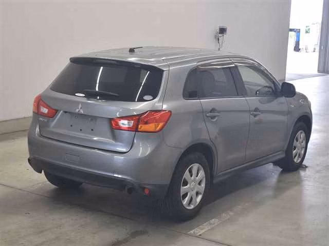 MITSUBISHI RVR