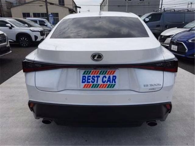 LEXUS IS300H