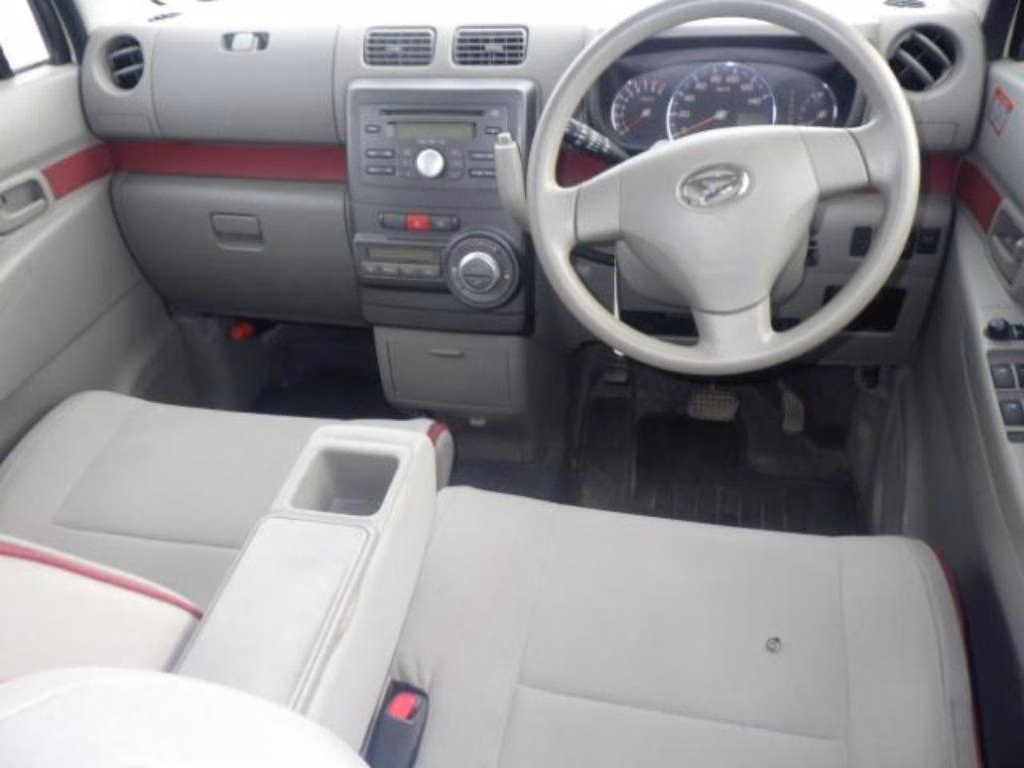 DAIHATSU MOVE CONTE