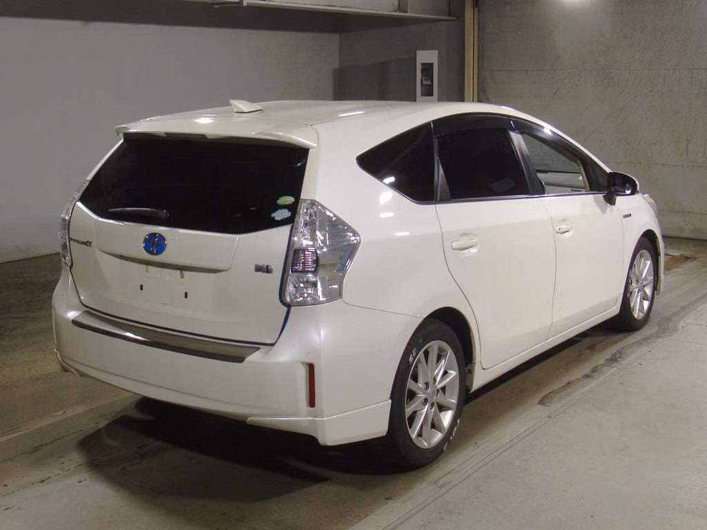 TOYOTA PRIUS ALPHA