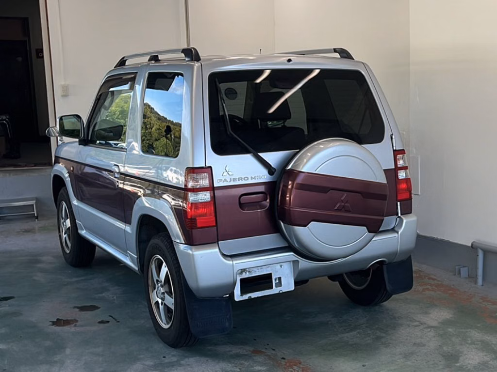 MITSUBISHI PAJERO MINI