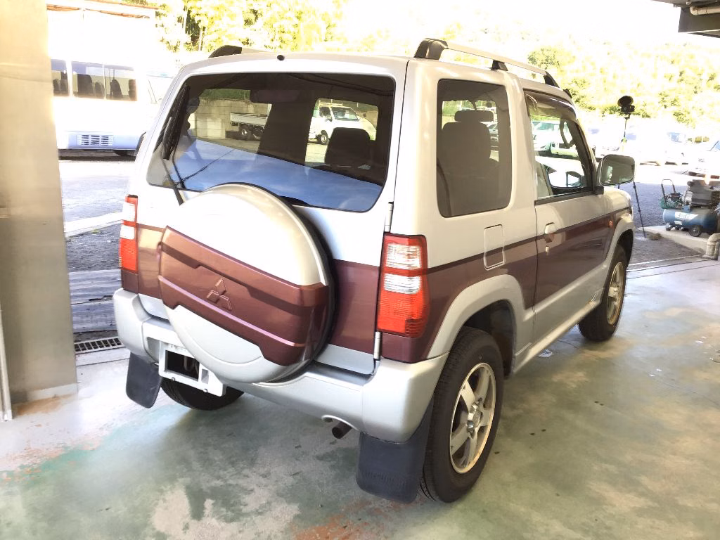 MITSUBISHI PAJERO MINI