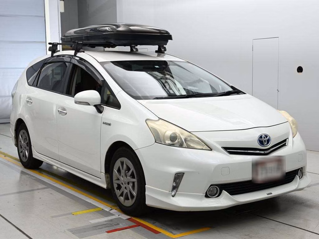 TOYOTA PRIUS ALPHA