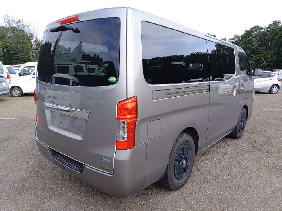 NISSAN NV350 CARAVAN