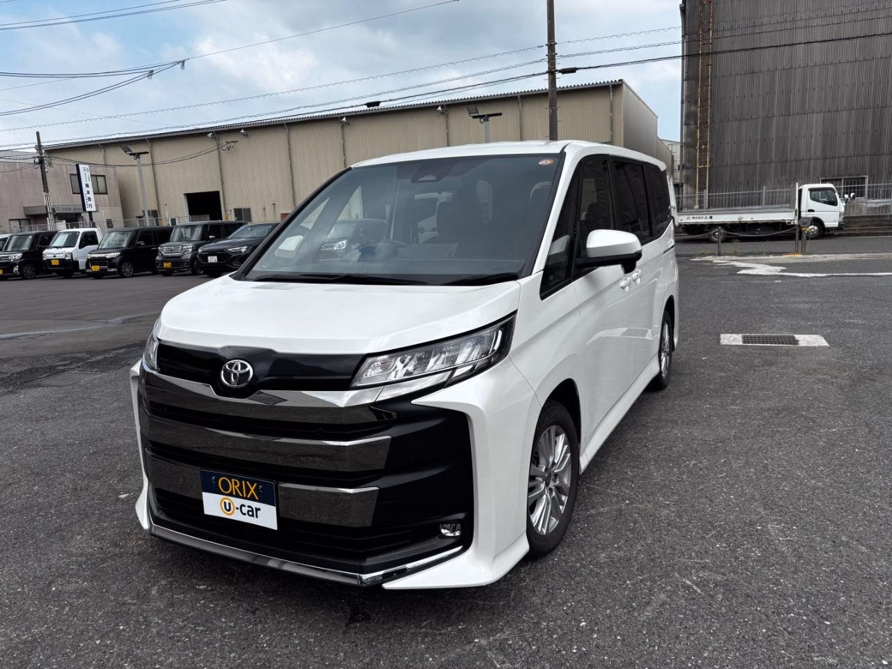 TOYOTA NOAH