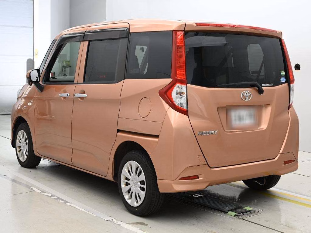 TOYOTA ROOMY