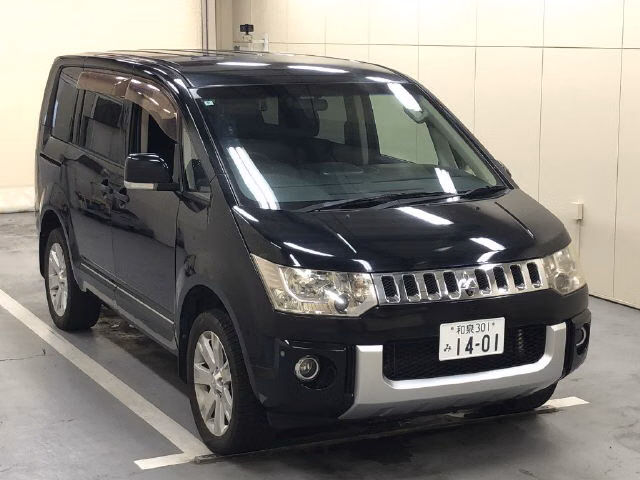 MITSUBISHI DELICA D:5