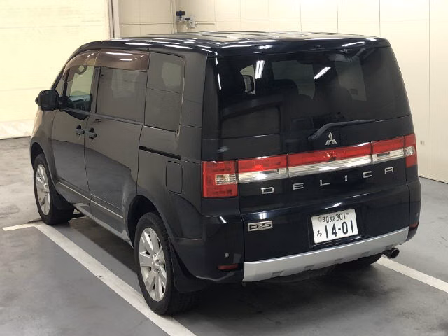 MITSUBISHI DELICA D:5