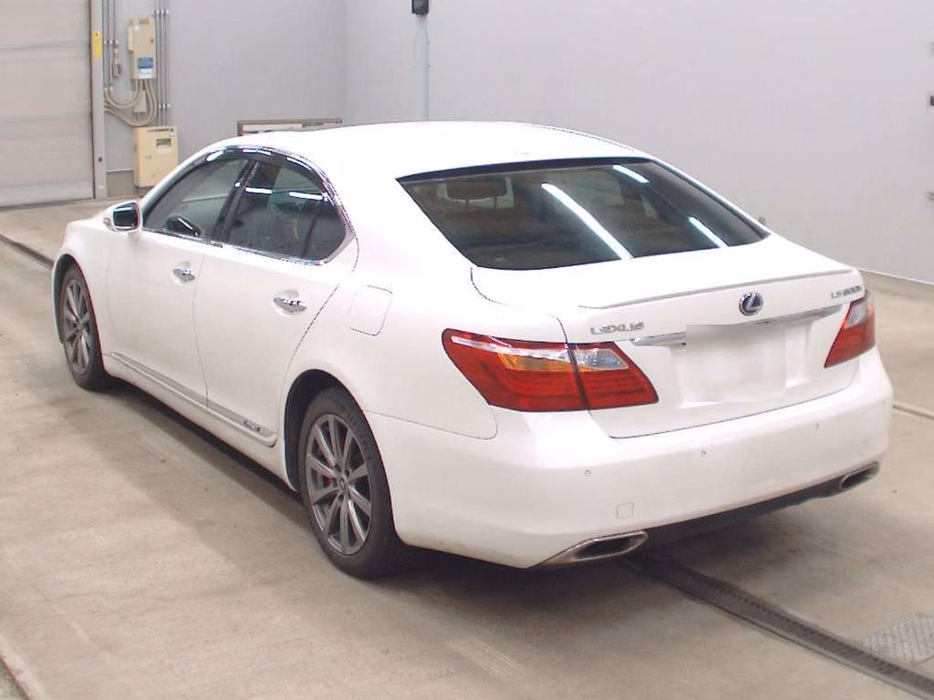 LEXUS LS600H