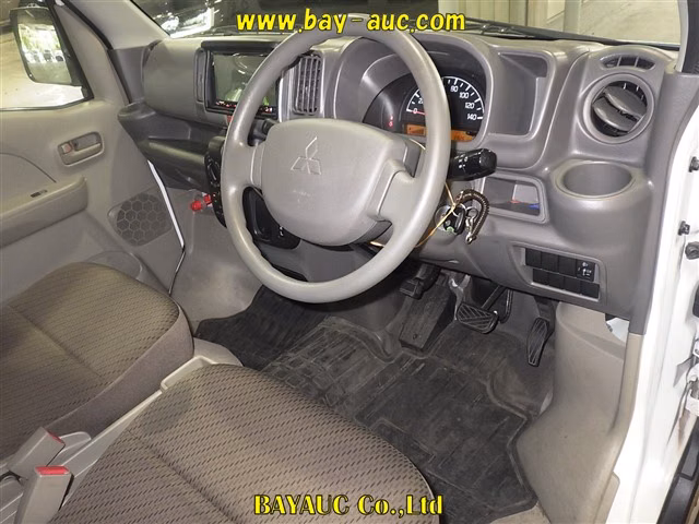 MITSUBISHI MINICAB