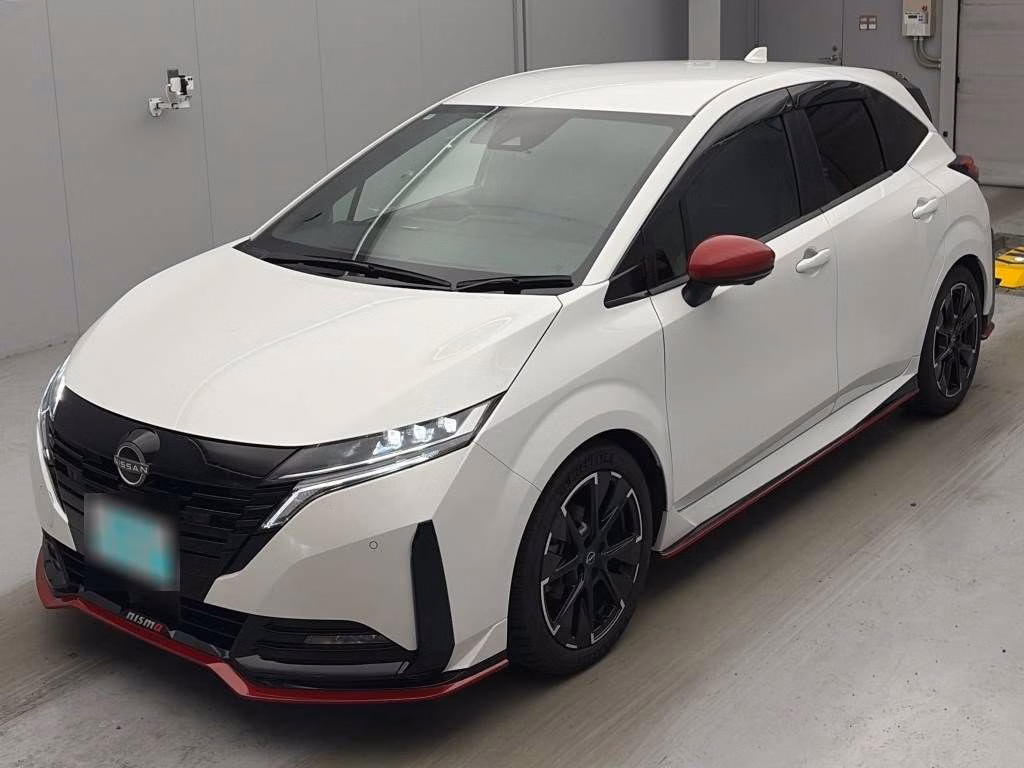 NISSAN AURA