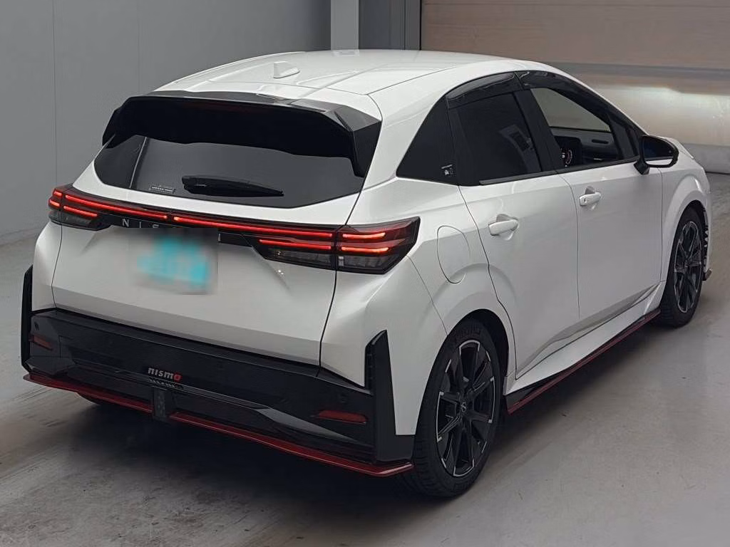 NISSAN AURA