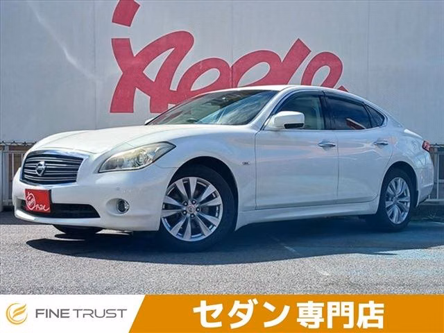 NISSAN FUGA