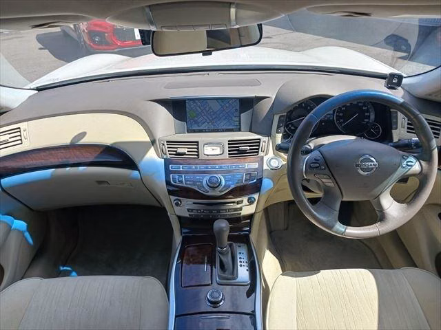 NISSAN FUGA