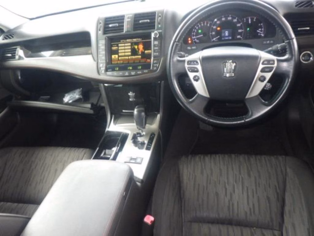 TOYOTA CROWN