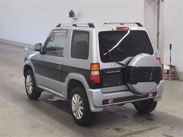 MITSUBISHI PAJERO MINI