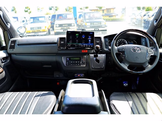 TOYOTA REGIUS ACE