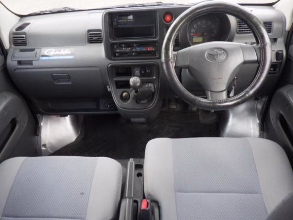 TOYOTA PIXIS VAN