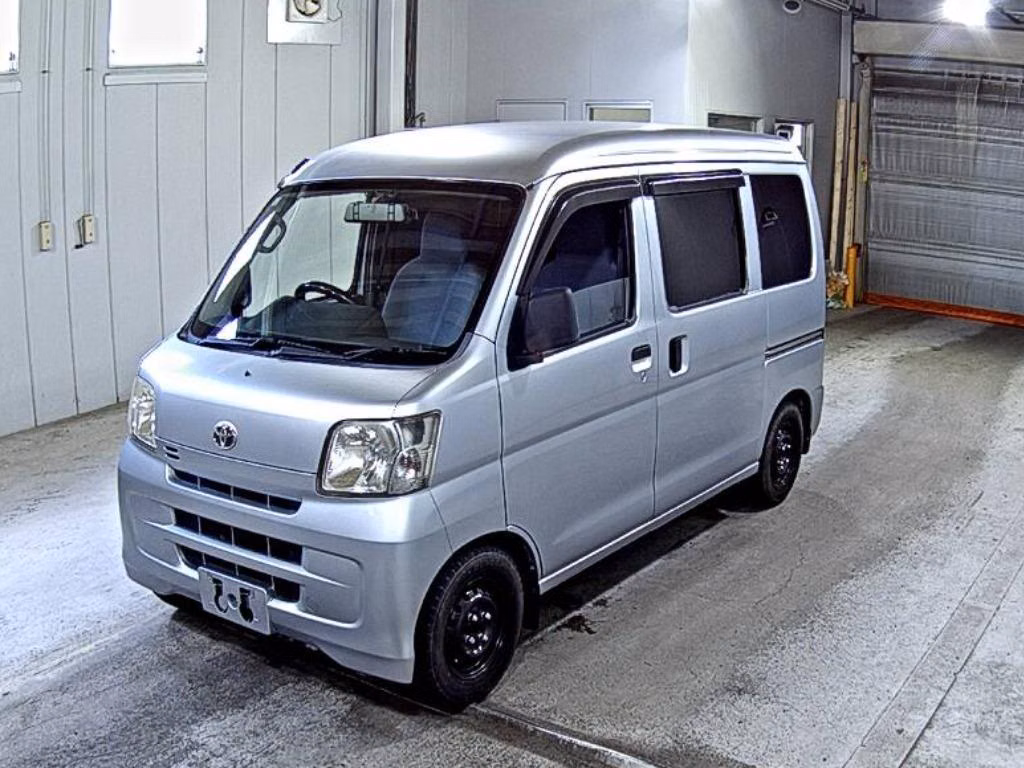 TOYOTA PIXIS VAN