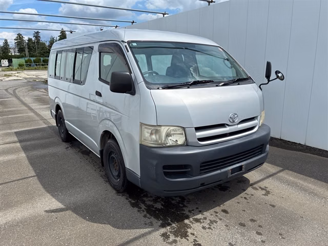 TOYOTA HIACE