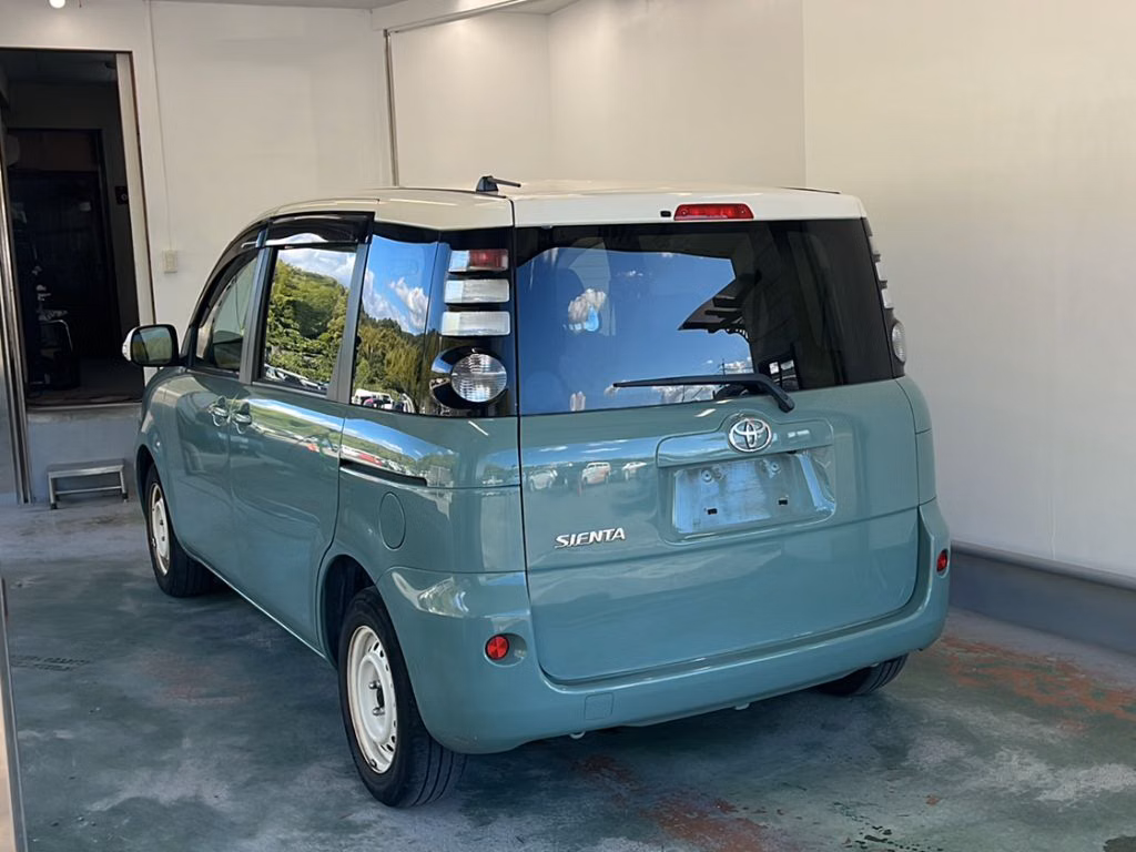 TOYOTA SIENTA