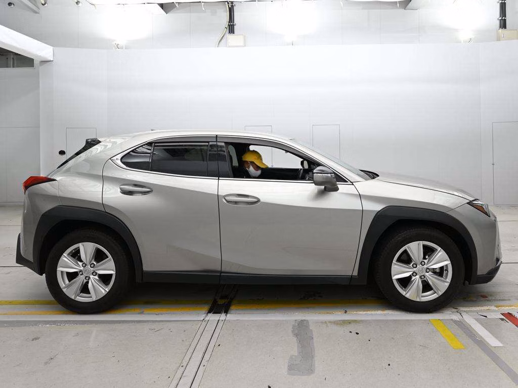 LEXUS UX200