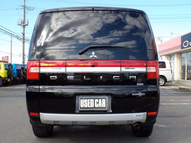 MITSUBISHI DELICA D:5