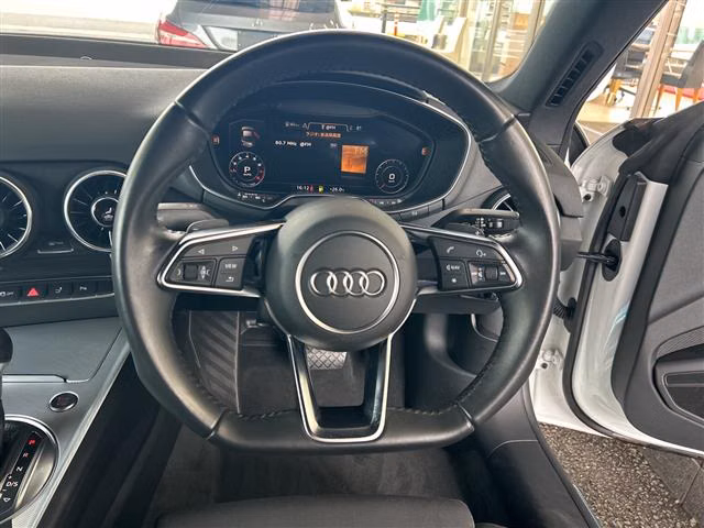 AUDI TT