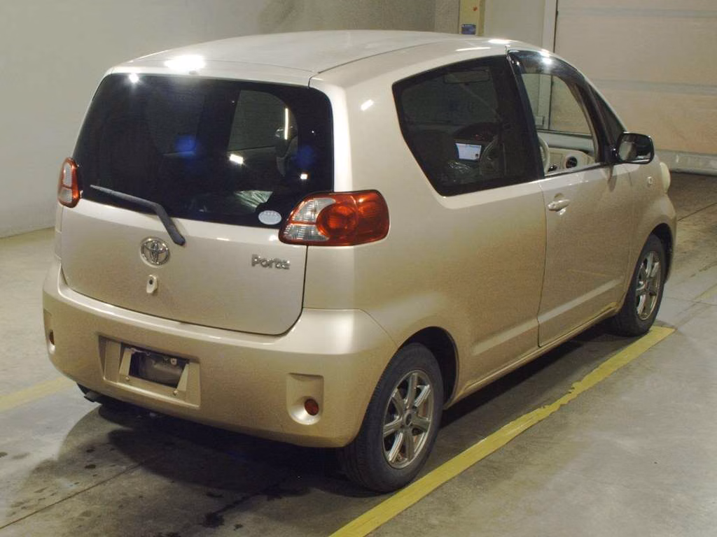 TOYOTA PORTE