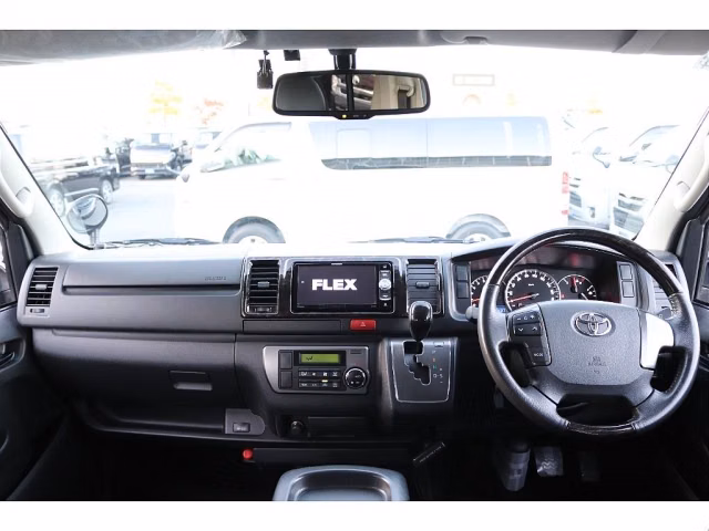 TOYOTA REGIUS ACE