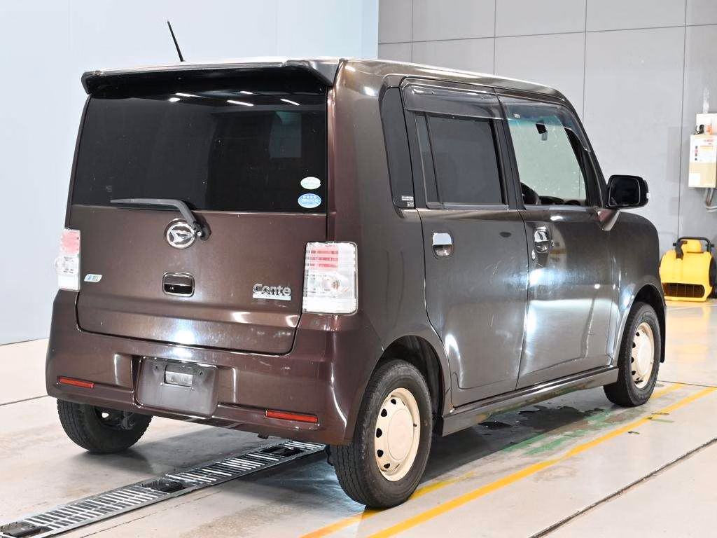 DAIHATSU MOVE CONTE