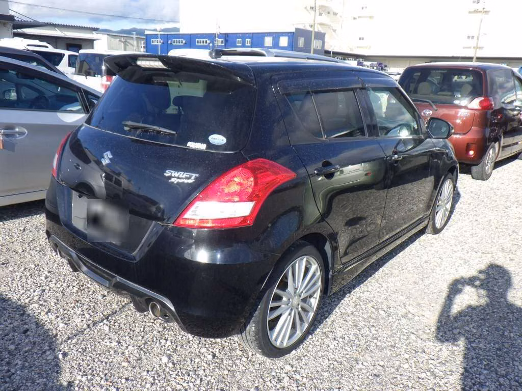 SUZUKI SWIFT