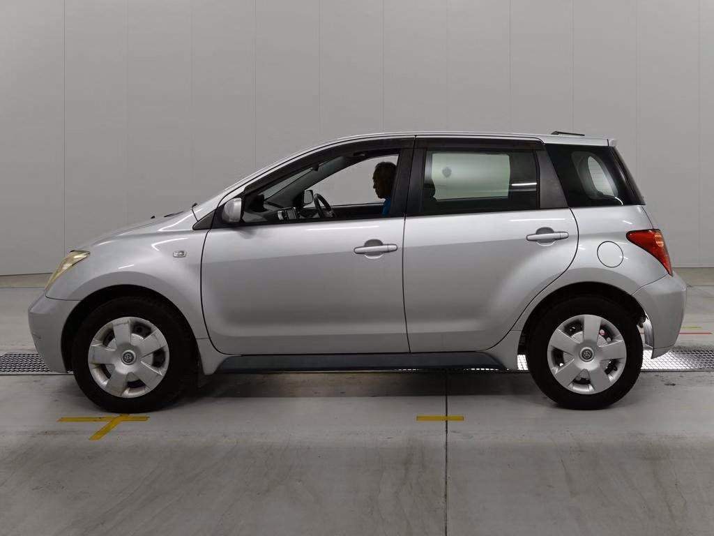 TOYOTA IST