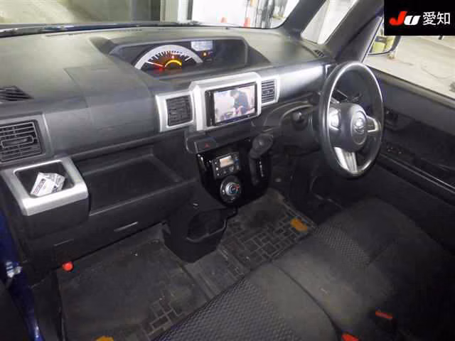 DAIHATSU WAKE