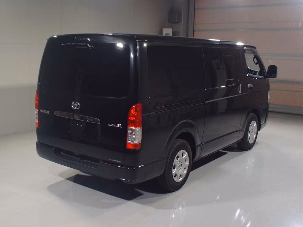 TOYOTA REGIUS ACE