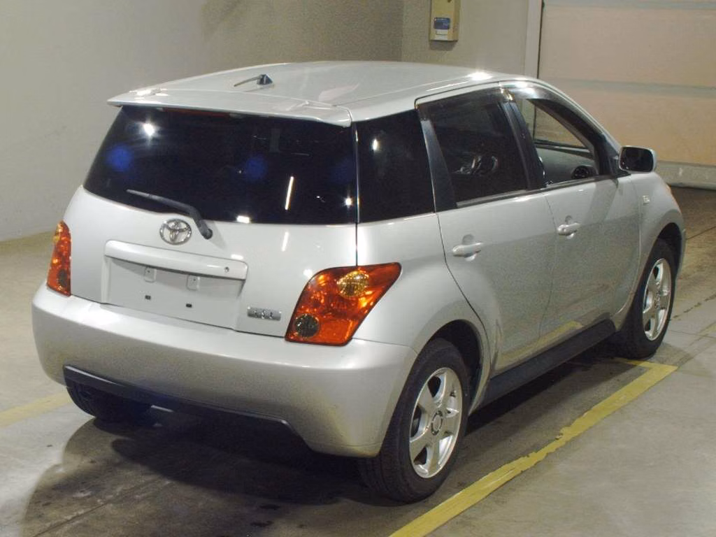 TOYOTA IST