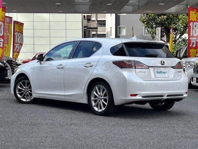 LEXUS CT200H