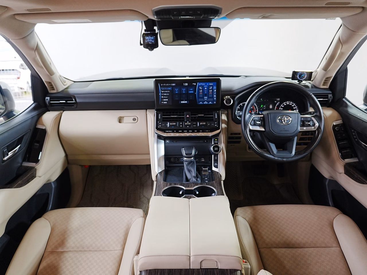 TOYOTA LAND CRUISER