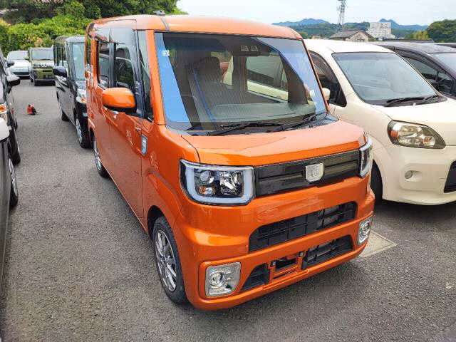 DAIHATSU WAKE