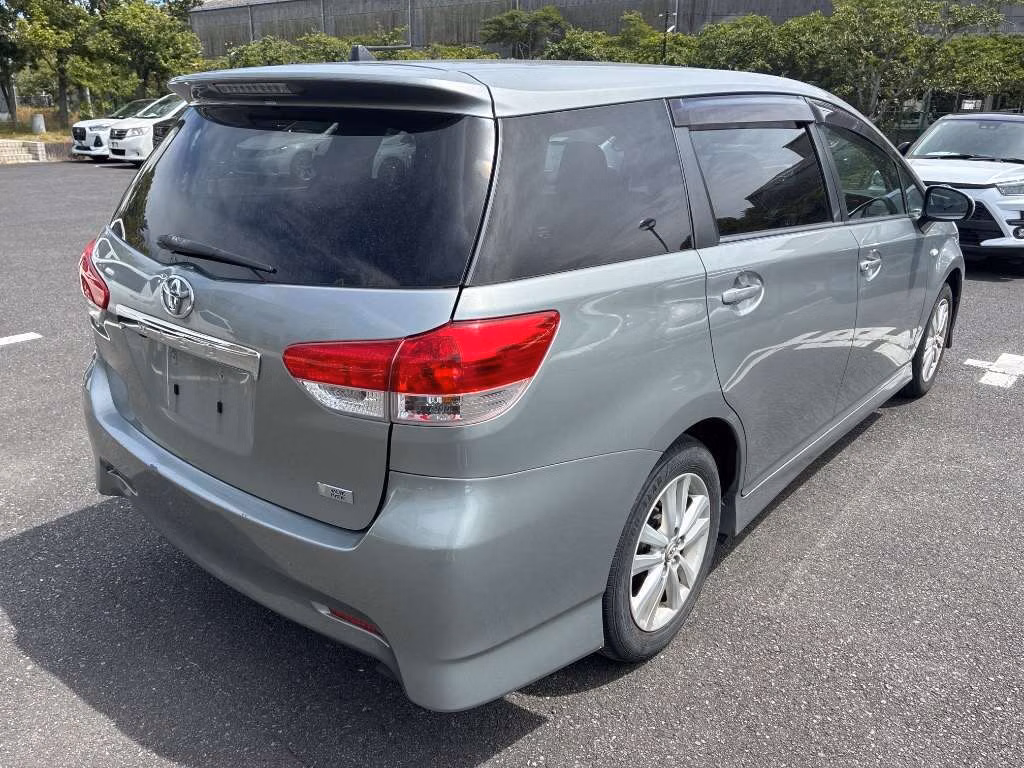 TOYOTA WISH