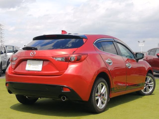 MAZDA AXELA