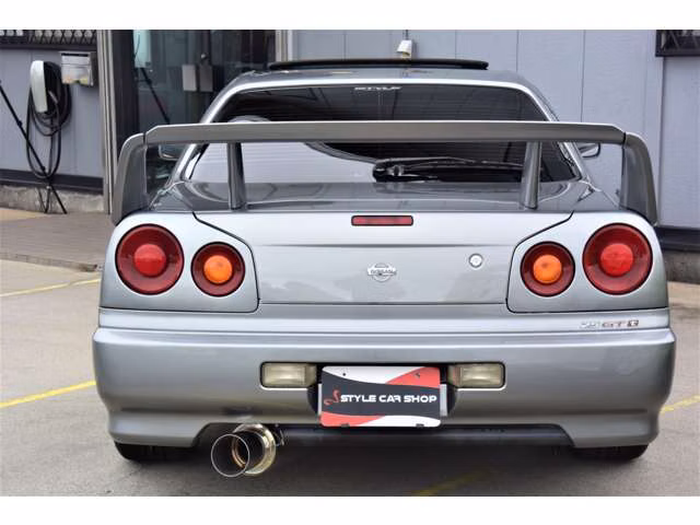 NISSAN SKYLINE